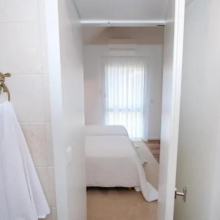 - Maria Alva 马里亚尔瓦