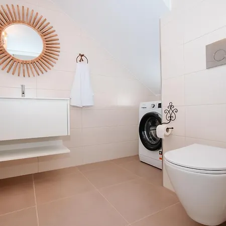 - Maria Alva 假日公园