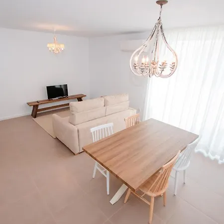 - Maria Alva * 马里亚尔瓦