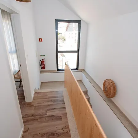 - Maria Alva 马里亚尔瓦