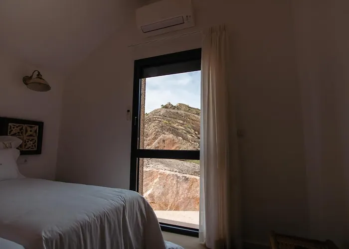 - Maria Alva Marialva