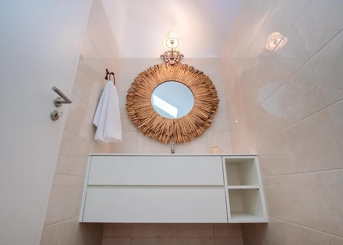 - Maria Alva Marialva